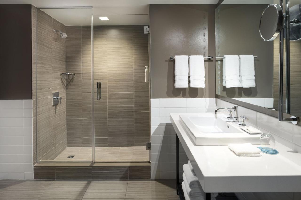 Luxury Suite, 1 Bedroom Suite, 1 King at Le Méridien New Orleans