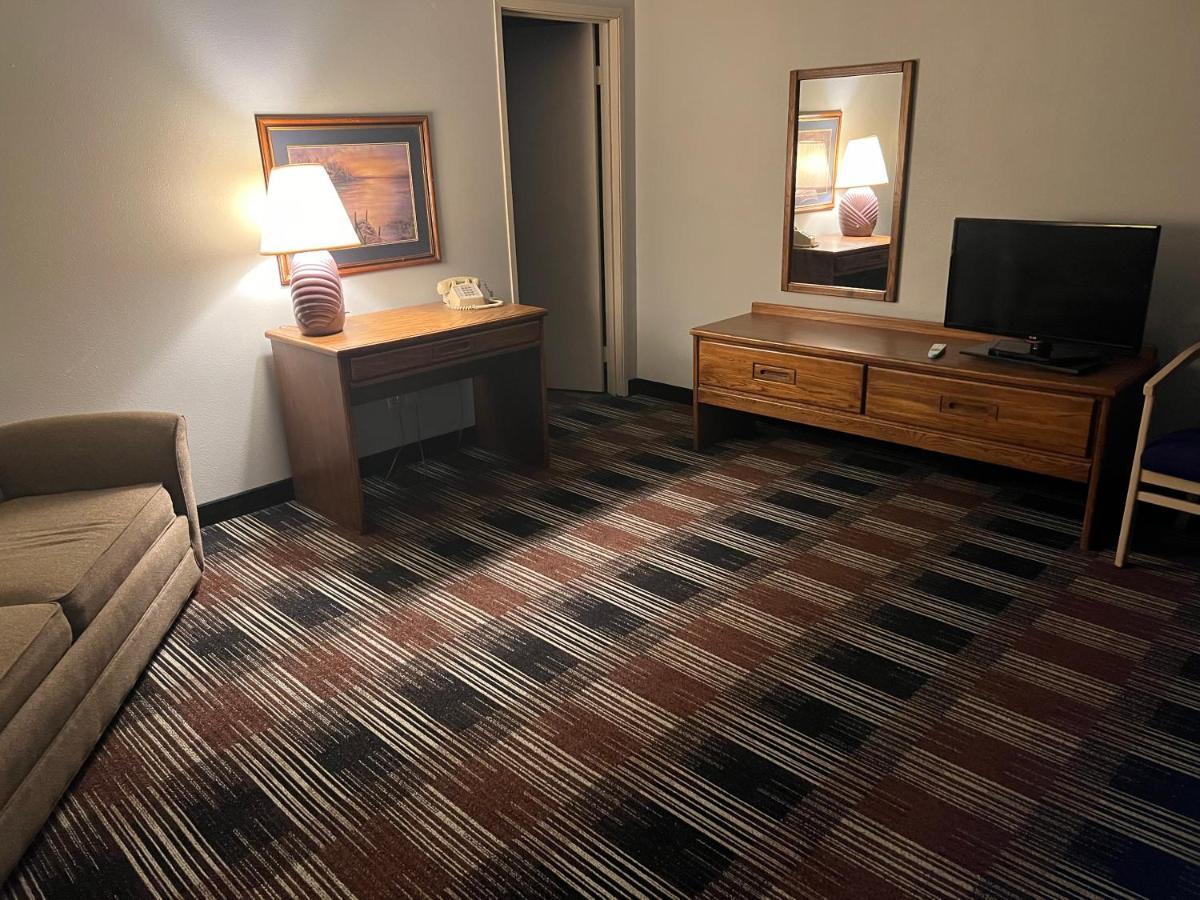 | The Ridge Motor Inn