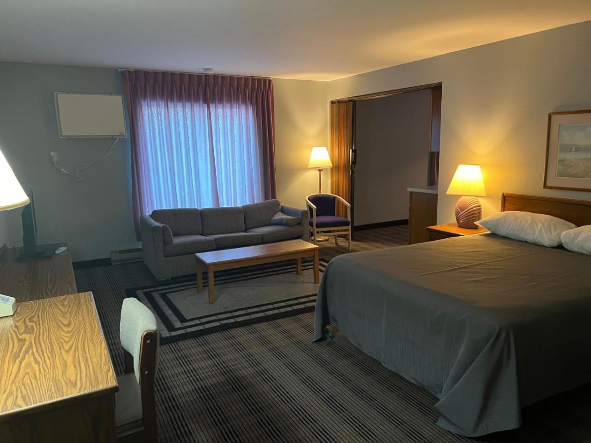 | The Ridge Motor Inn