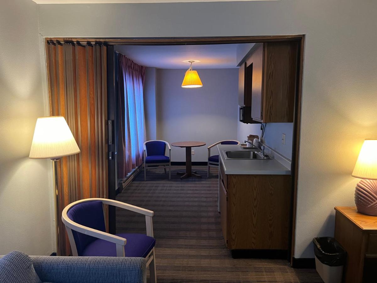 | The Ridge Motor Inn