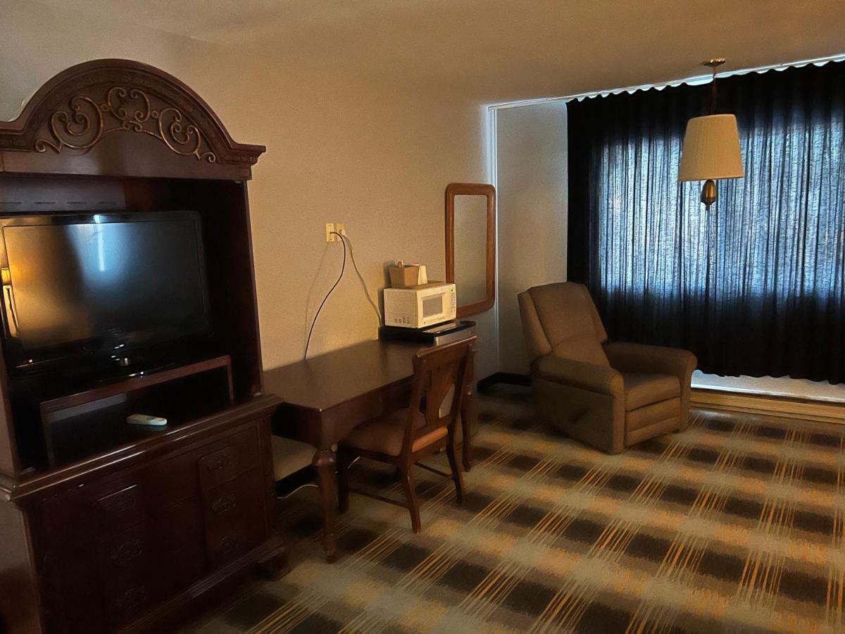 | The Ridge Motor Inn