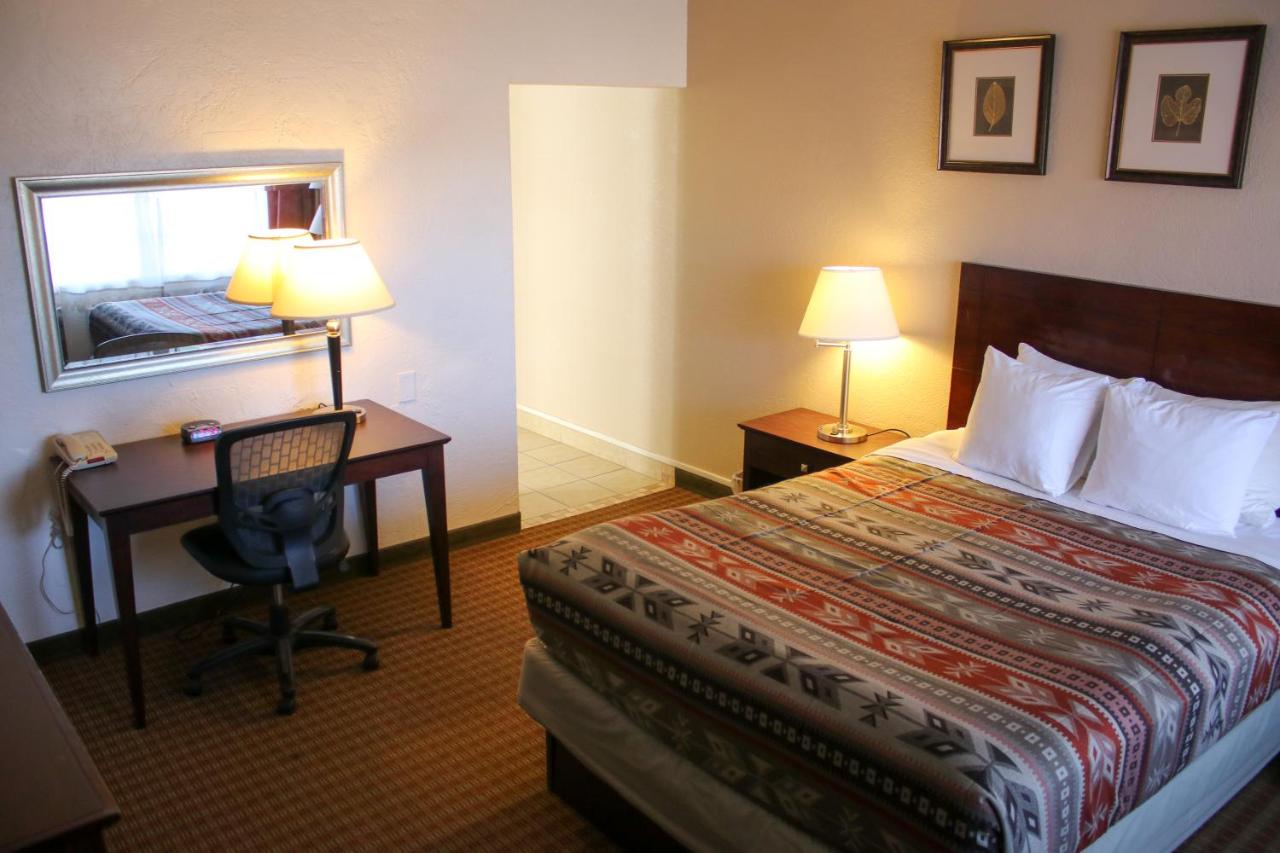 King Junior Suite - Non-Smoking at The Classic Desert Aire Hotel