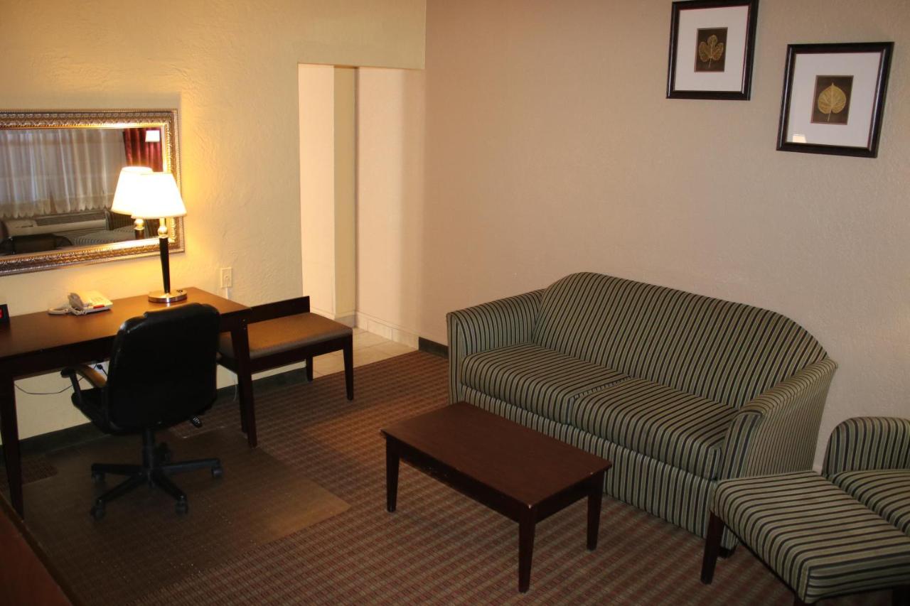 King Junior Suite - Non-Smoking at The Classic Desert Aire Hotel