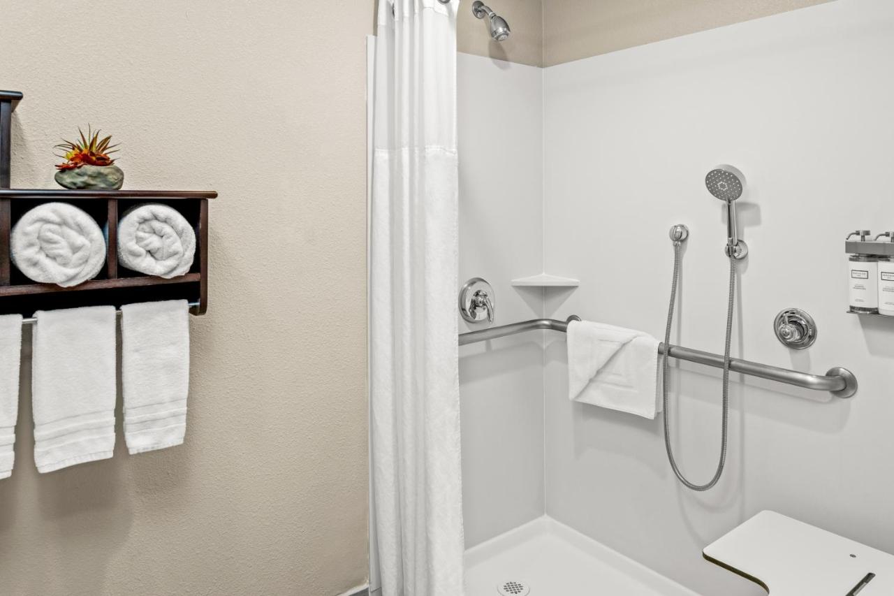 King Room - Disability Access at Yosemite Southgate Hotel & Suites