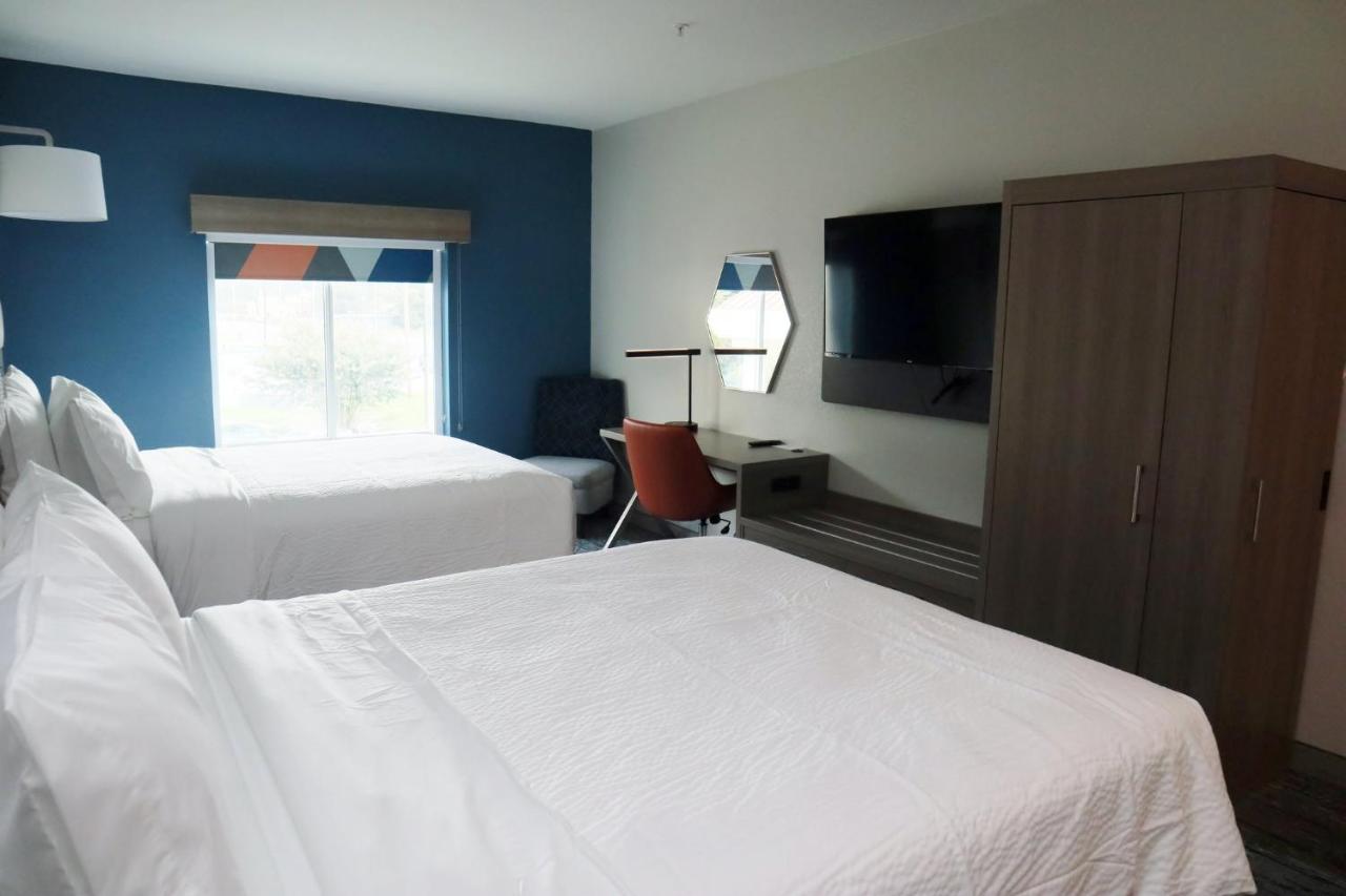  | Holiday Inn Express Hotel & Suites Baton Rouge North