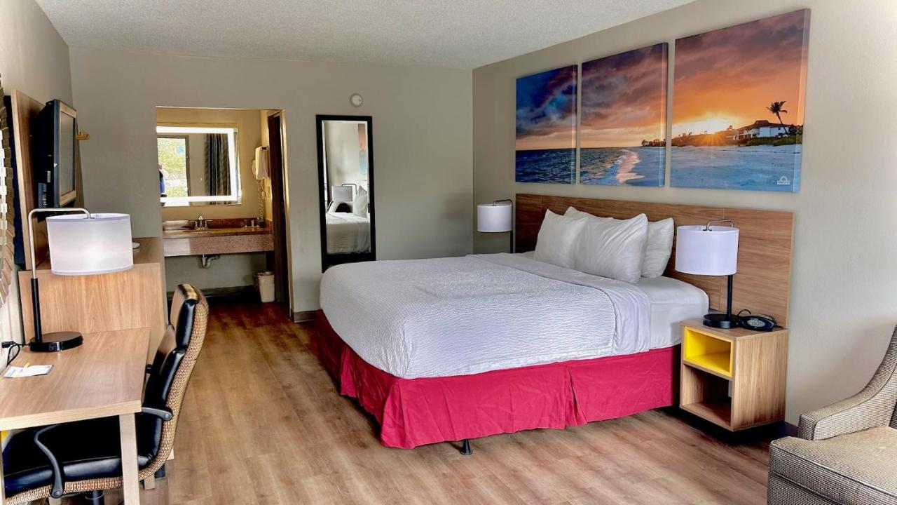 | Days Inn by Wyndham St George
