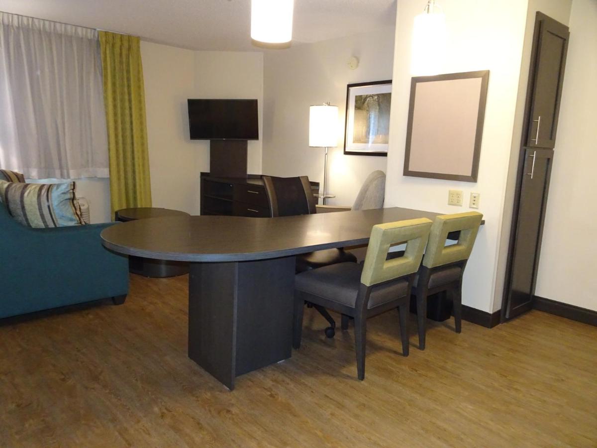 One-Bedroom Queen Suite with Sofa Bed - Non-Smoking at Candlewood Suites Glen Allen-Short Pump by IHG