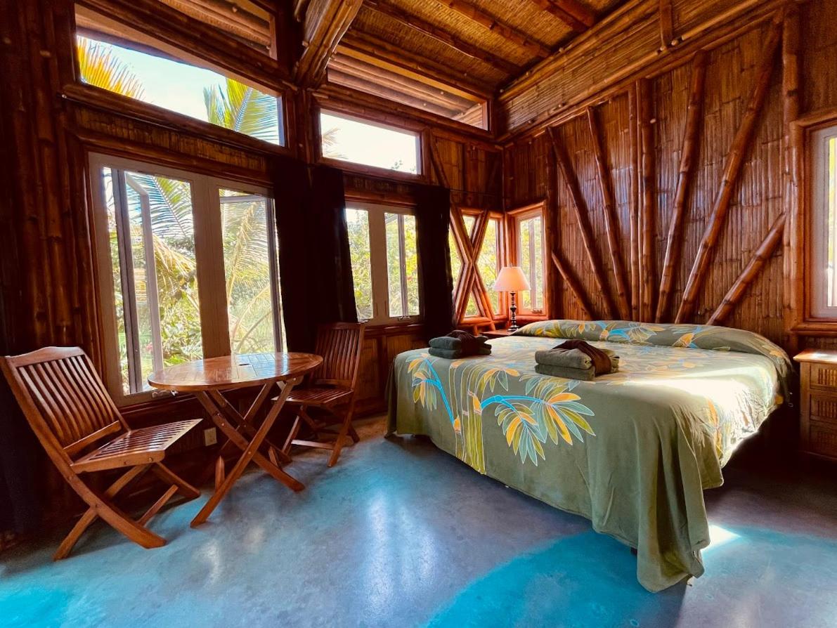 | Kalani Oceanside Retreat
