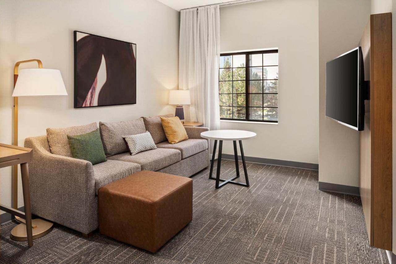 | Staybridge Suites Minneapolis-Maple Grove, an IHG Hotel
