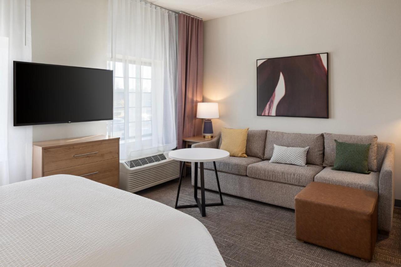 Queen Studio - Non-Smoking at Staybridge Suites Minneapolis-Bloomington by IHG