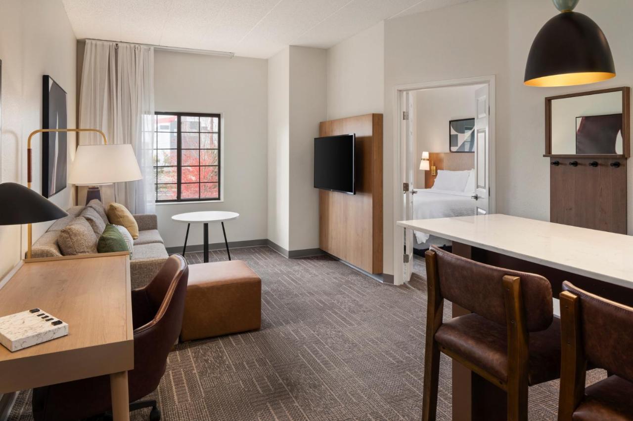 One-Bedroom King Suite - Non-Smoking at Staybridge Suites Minneapolis-Bloomington by IHG