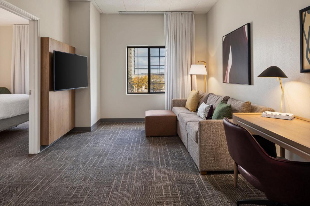 Queen Suite - Disability Access/Non-Smoking at Staybridge Suites Minneapolis-Bloomington by IHG