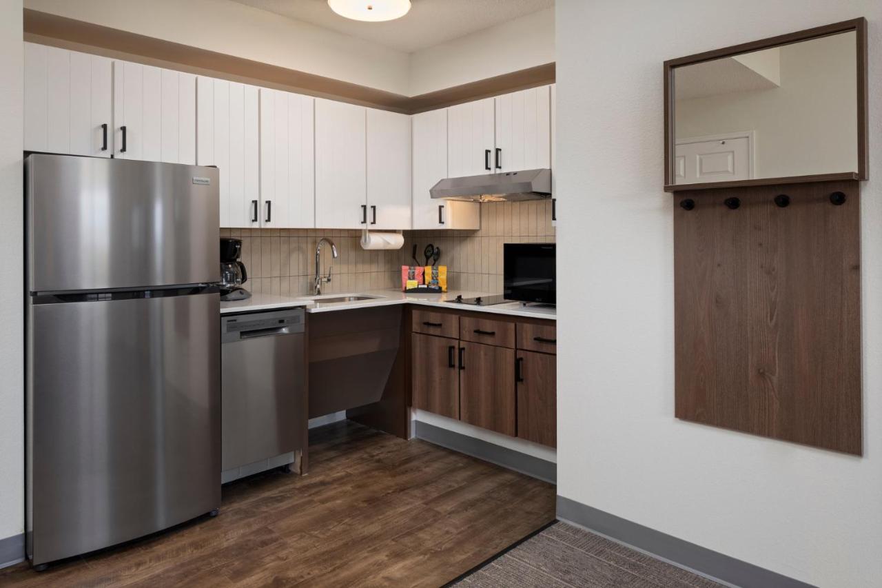 Queen Suite - Disability Access/Non-Smoking at Staybridge Suites Minneapolis-Bloomington by IHG