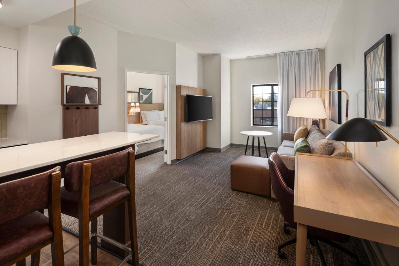 Deluxe Double or Twin Room at Staybridge Suites Minneapolis-Bloomington by IHG