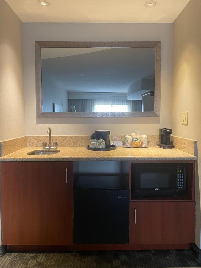 King Suite with Sofa Bed at Courtyard Marriott Gettysburg