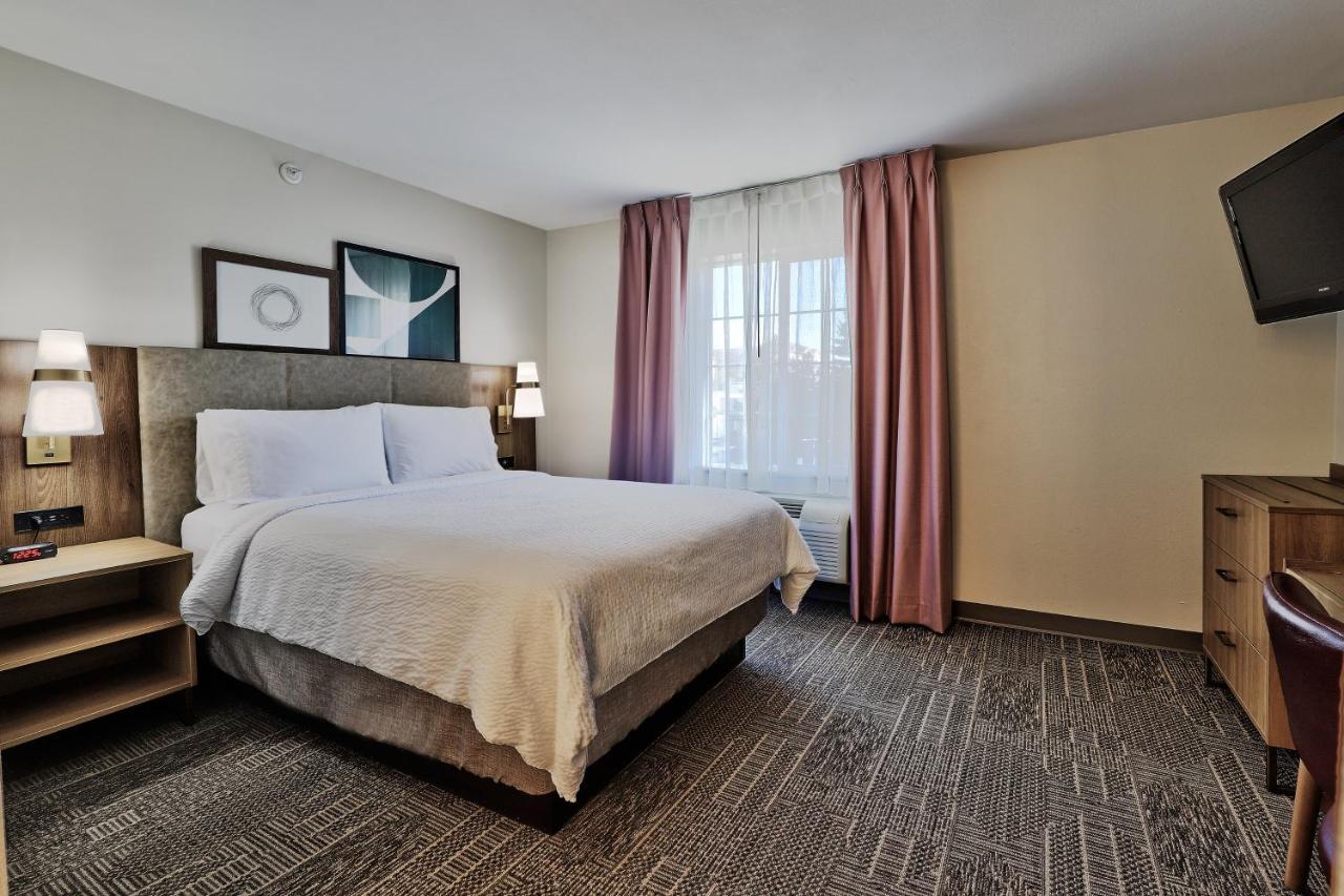 | Staybridge Suites Albuquerque - Airport, an IHG Hotel