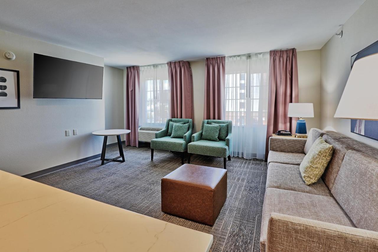 One-Bedroom Queen Suite at Staybridge Suites Albuquerque - Airport by IHG
