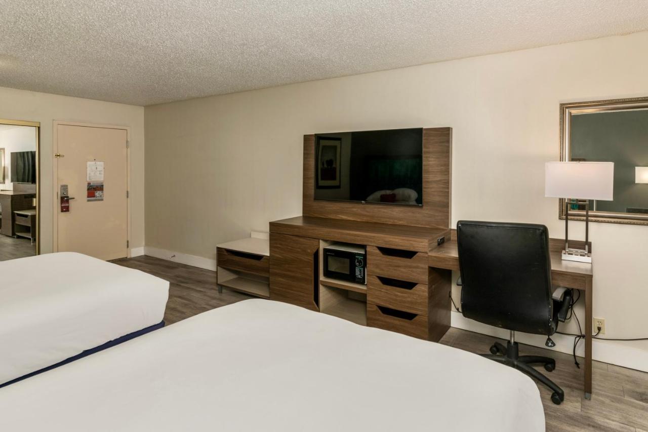 Superior Queen Room with Two Queen Beds at Red Lion Hotel Pocatello