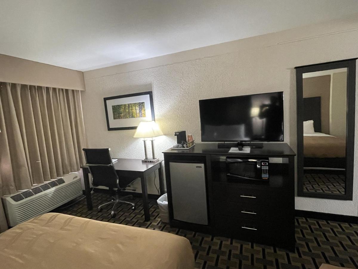 Queen Room with Two Queen Beds - Non-Smoking at Quality Inn & Suites Cincinnati Downtown