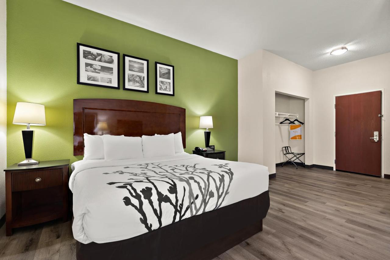 | Sleep Inn & Suites near Joint Base Andrews-Washington Area