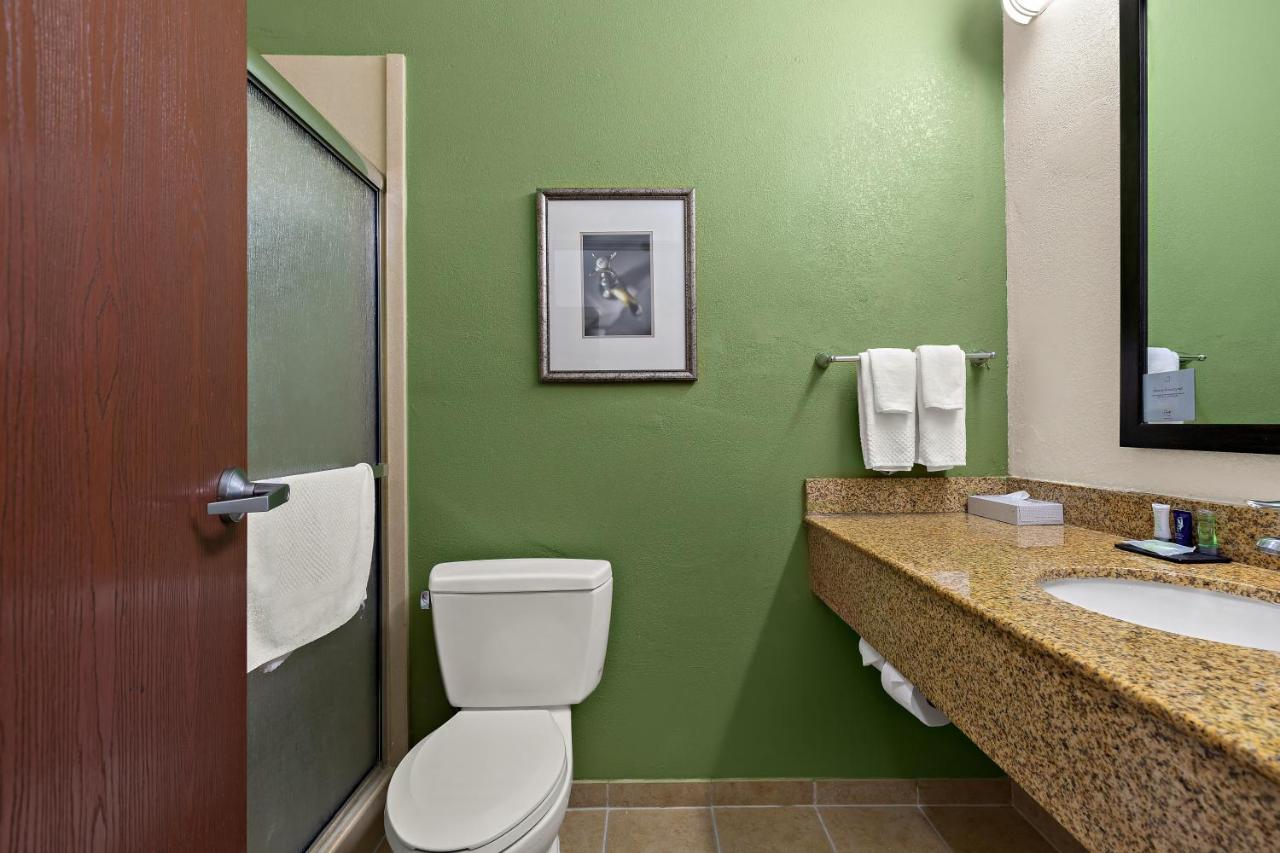 | Sleep Inn & Suites near Joint Base Andrews-Washington Area