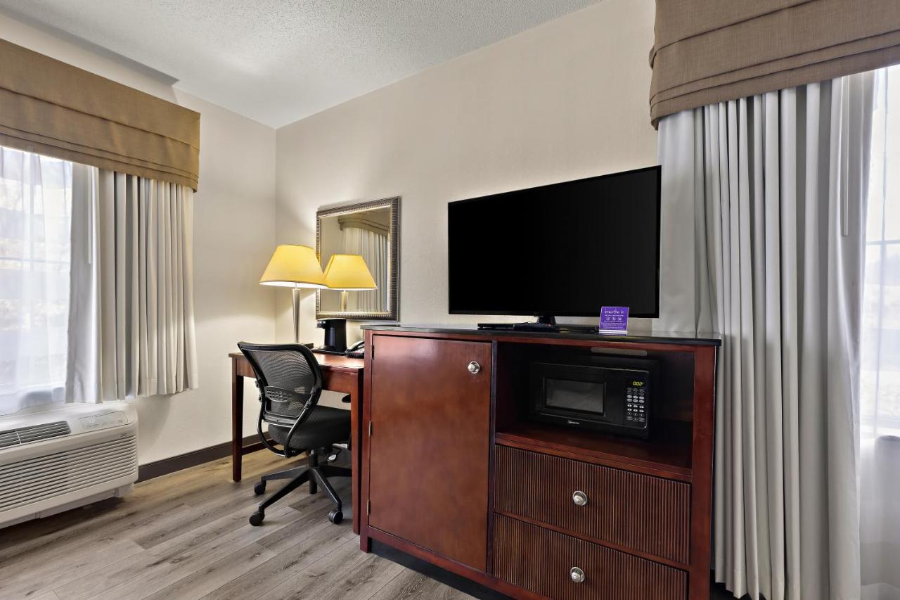 | Sleep Inn & Suites near Joint Base Andrews-Washington Area