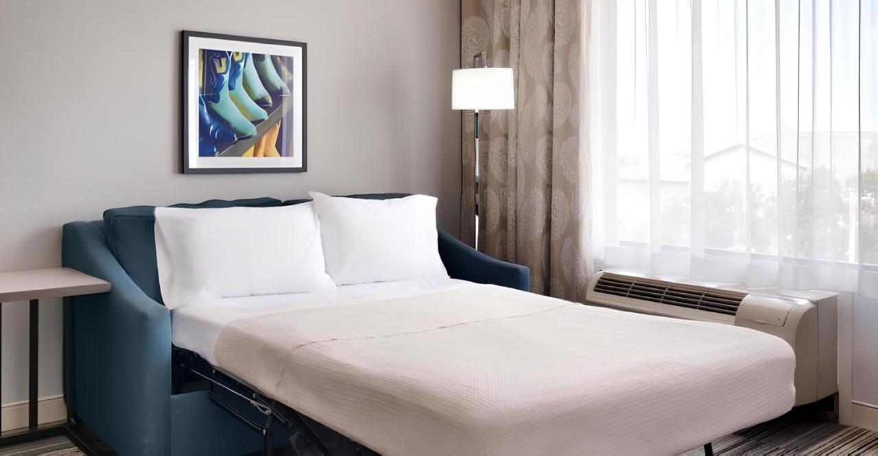 King Study Room - Non-Smoking at Holiday Inn Express & Suites Burleson/Ft. Worth by IHG