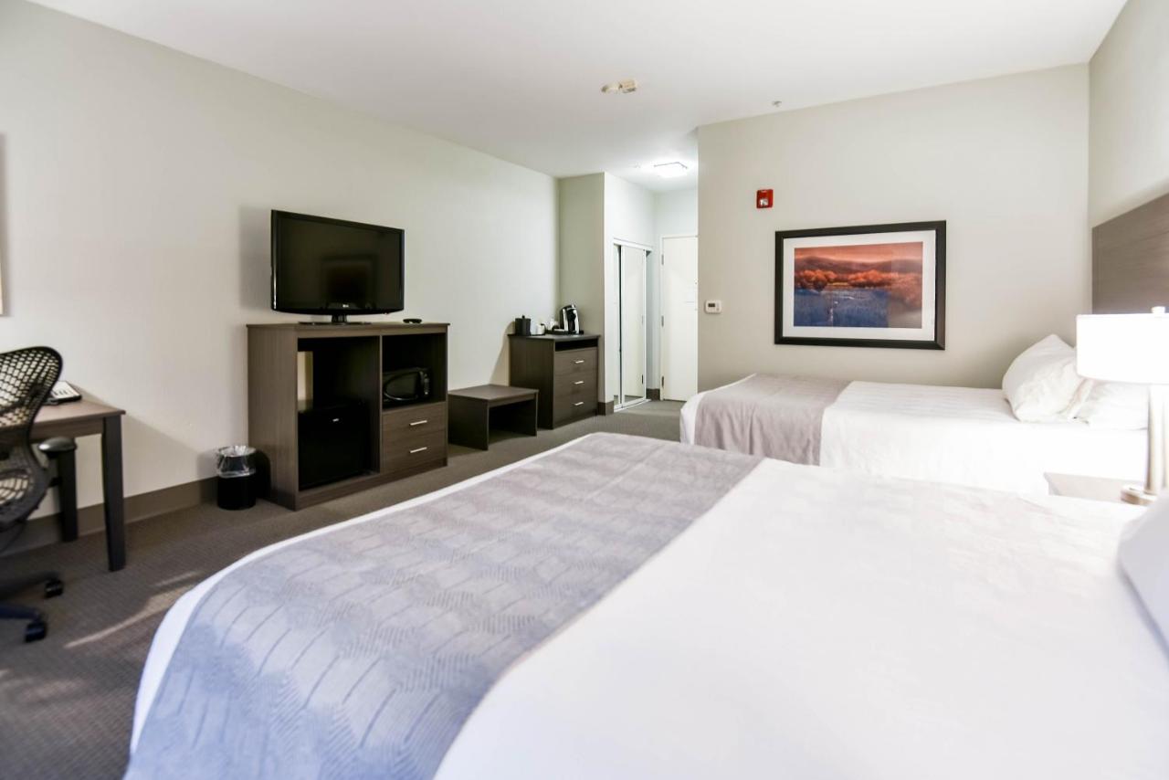 Quadruple Room - Disability Access at Shutters Hotel