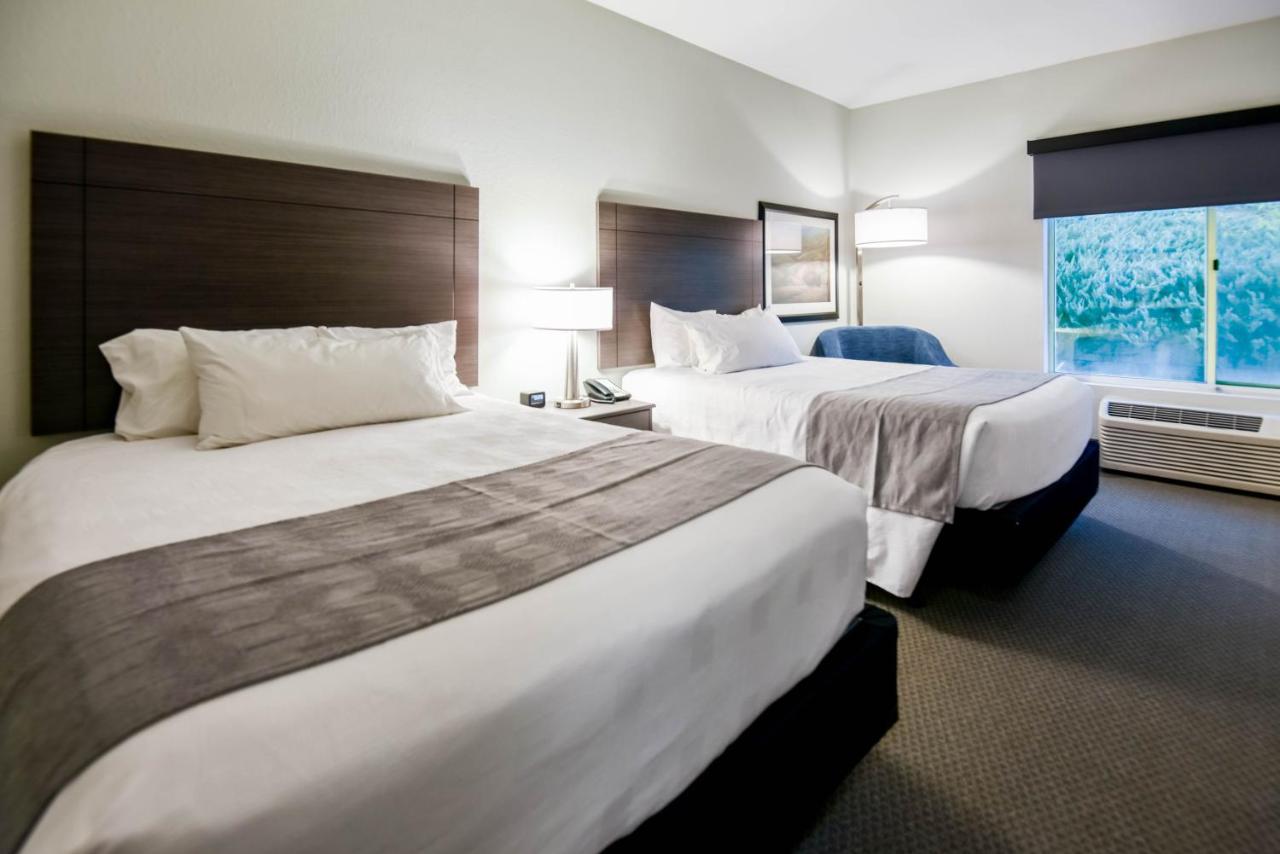 Quadruple Room - Disability Access at Shutters Hotel