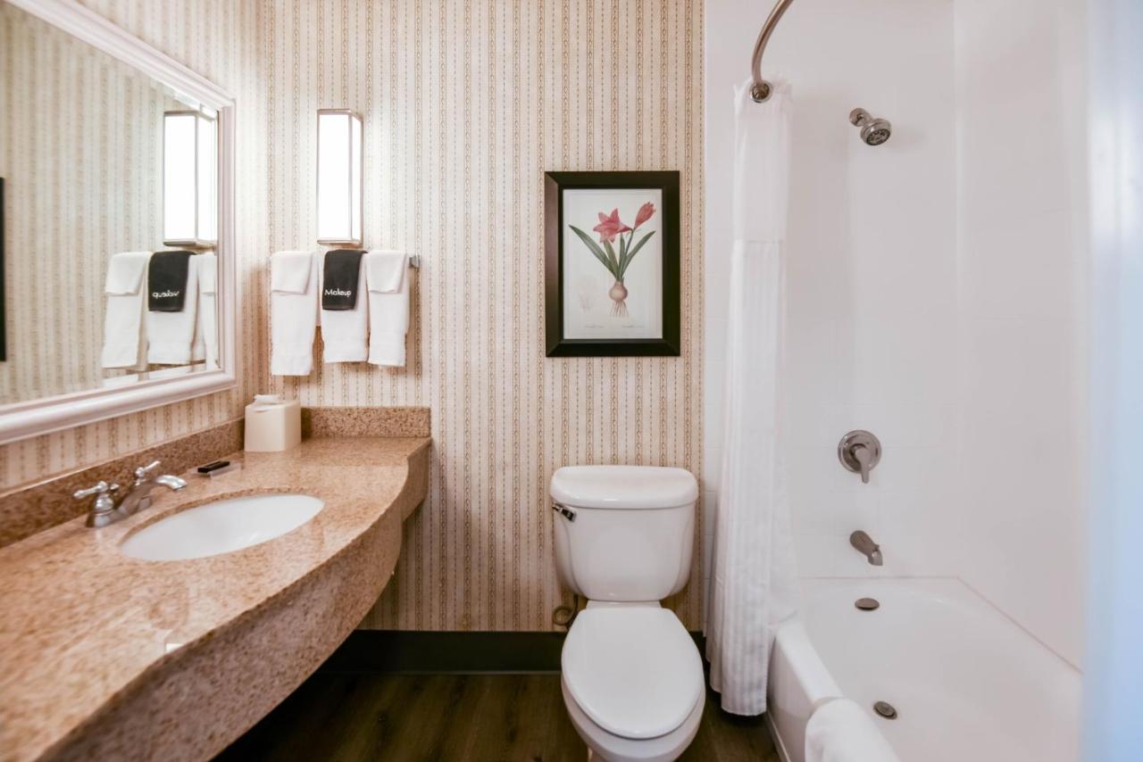 King Room at Shutters Hotel