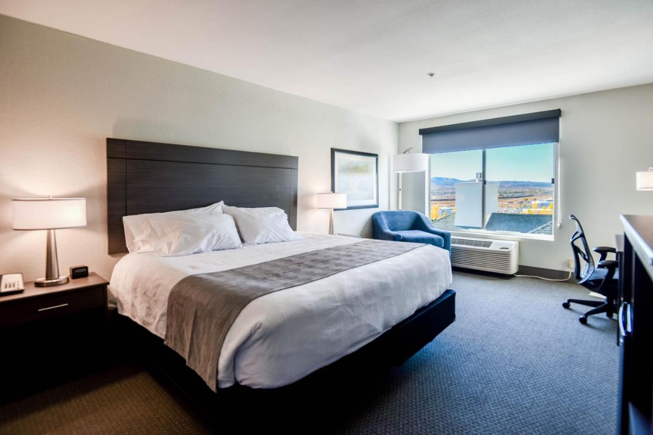 King Room at Shutters Hotel