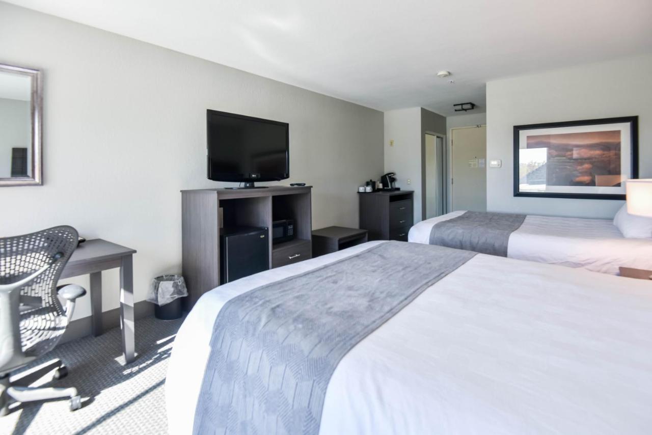 Double Room with Two Double Beds at Shutters Hotel