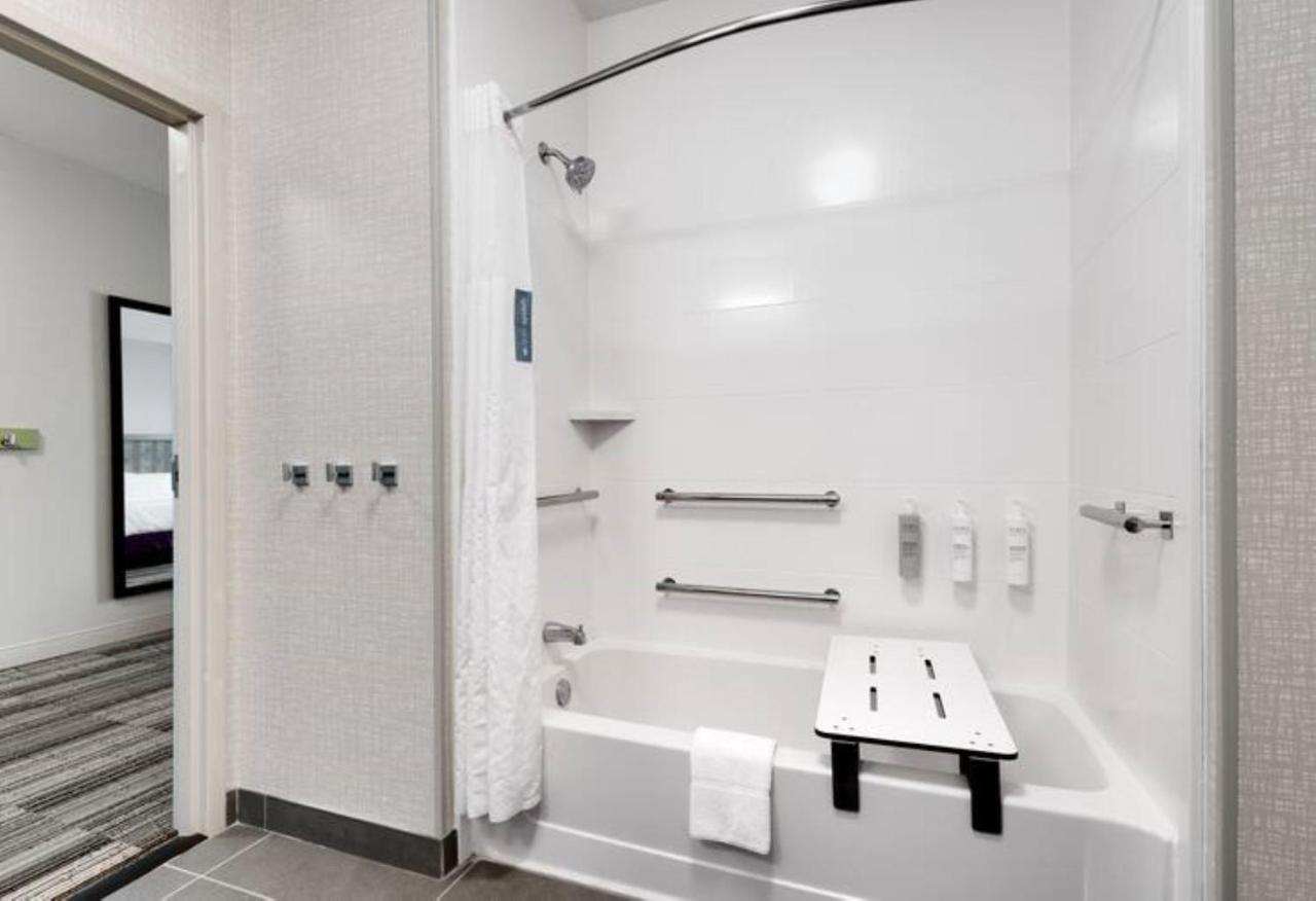 King Room - Disability Access with Tub at Holiday Inn Express & Suites Burleson/Ft. Worth by IHG
