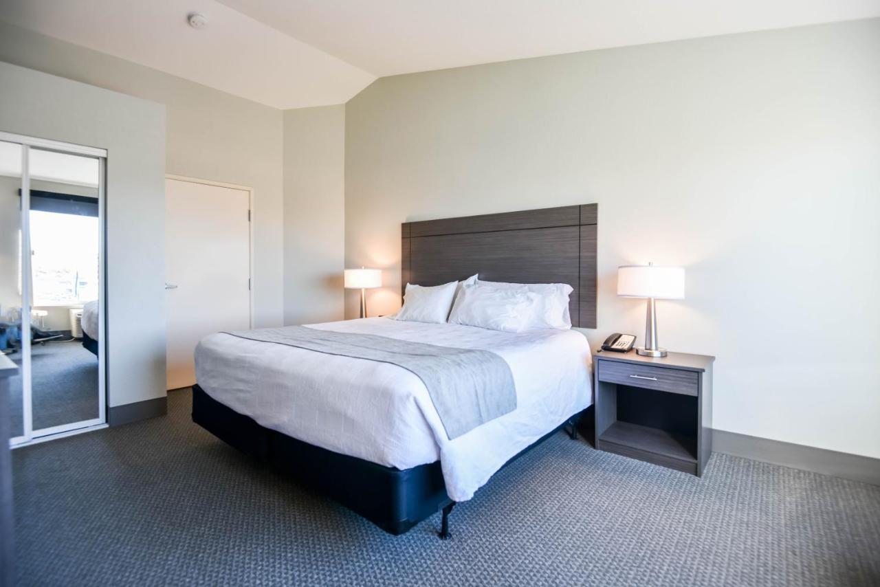 King Suite at Shutters Hotel