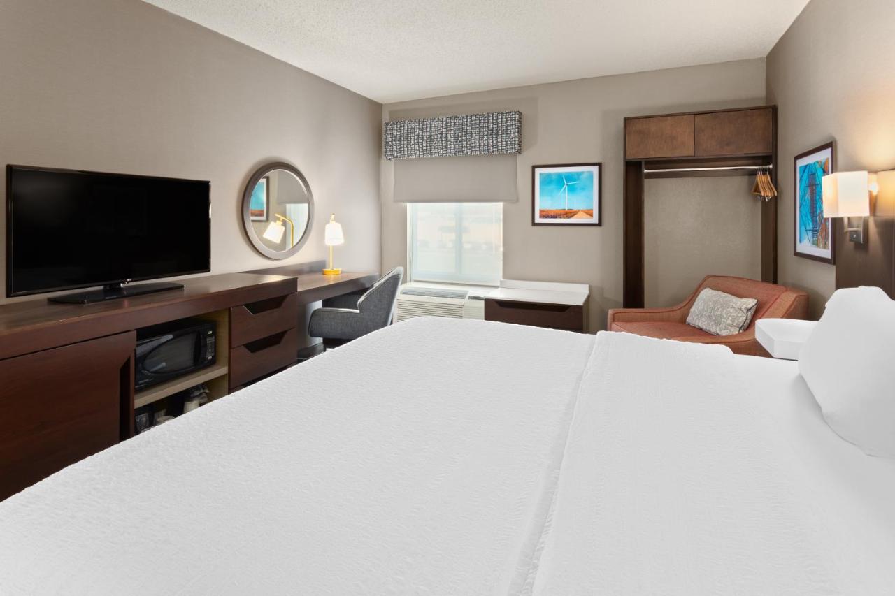 King Room - Disability access with Bathtub/Non-Smoking at Hampton Inn & Suites Scottsburg