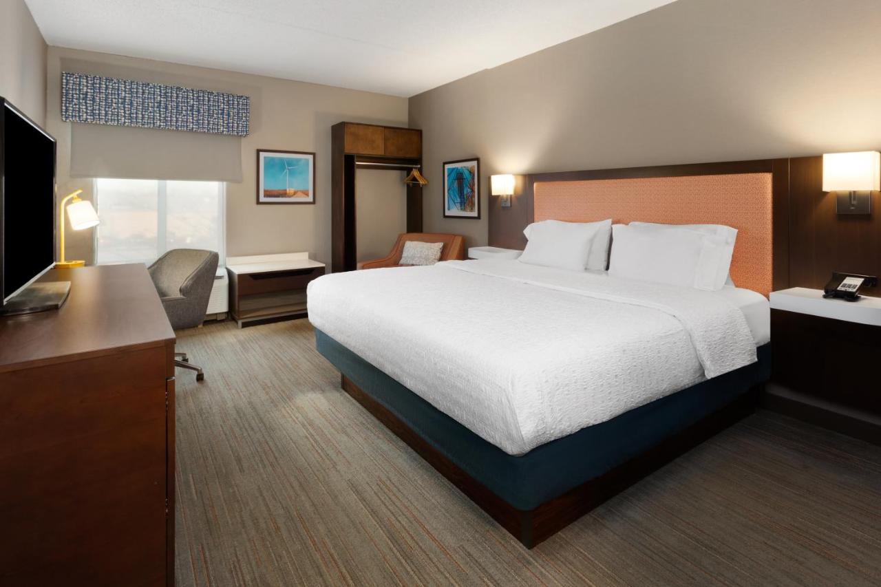 King Room - Disability access with Bathtub/Non-Smoking at Hampton Inn & Suites Scottsburg