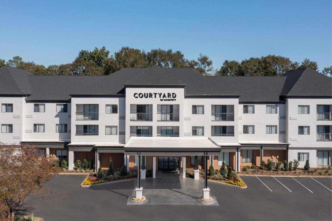 | Courtyard by Marriott Dothan