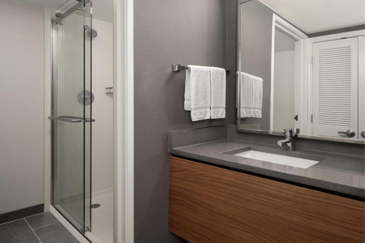 | Courtyard by Marriott Dothan