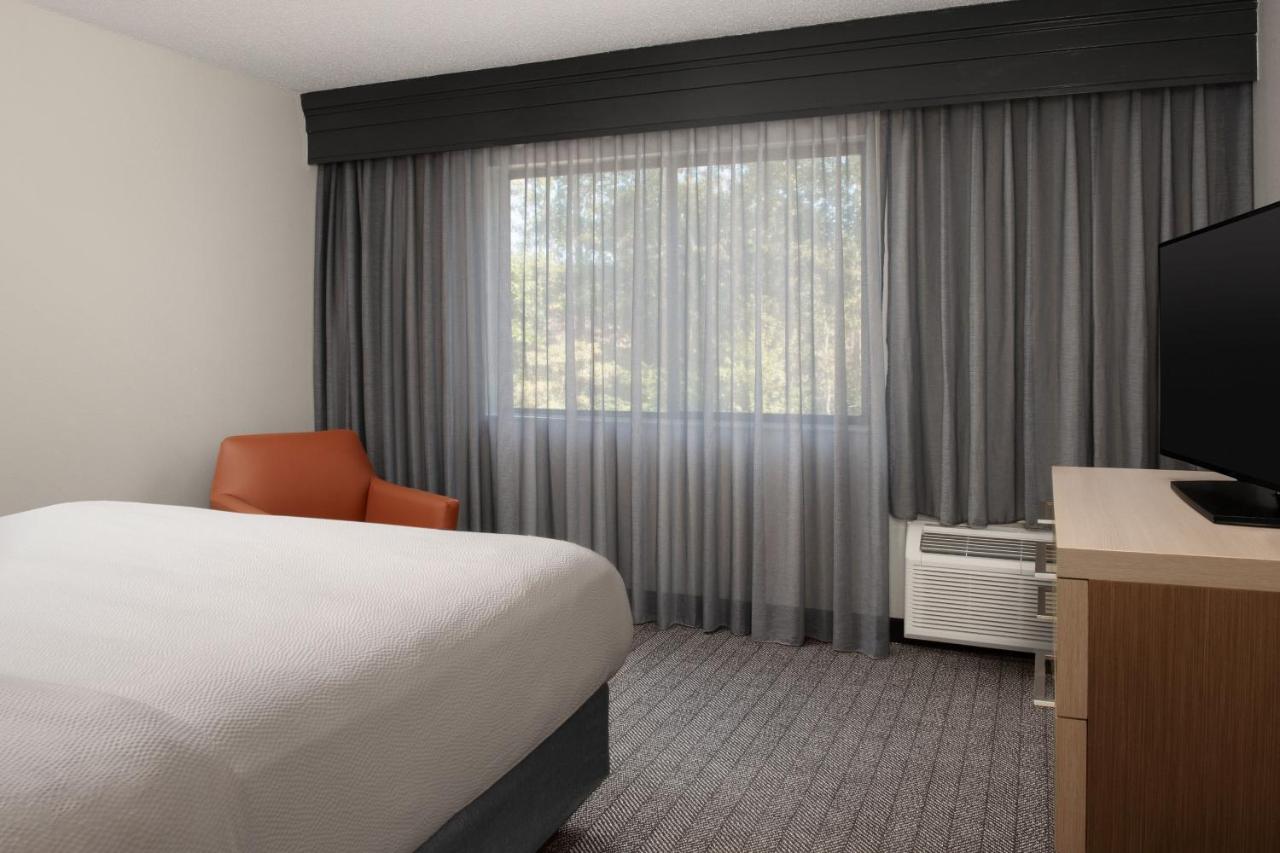 | Courtyard by Marriott Dothan