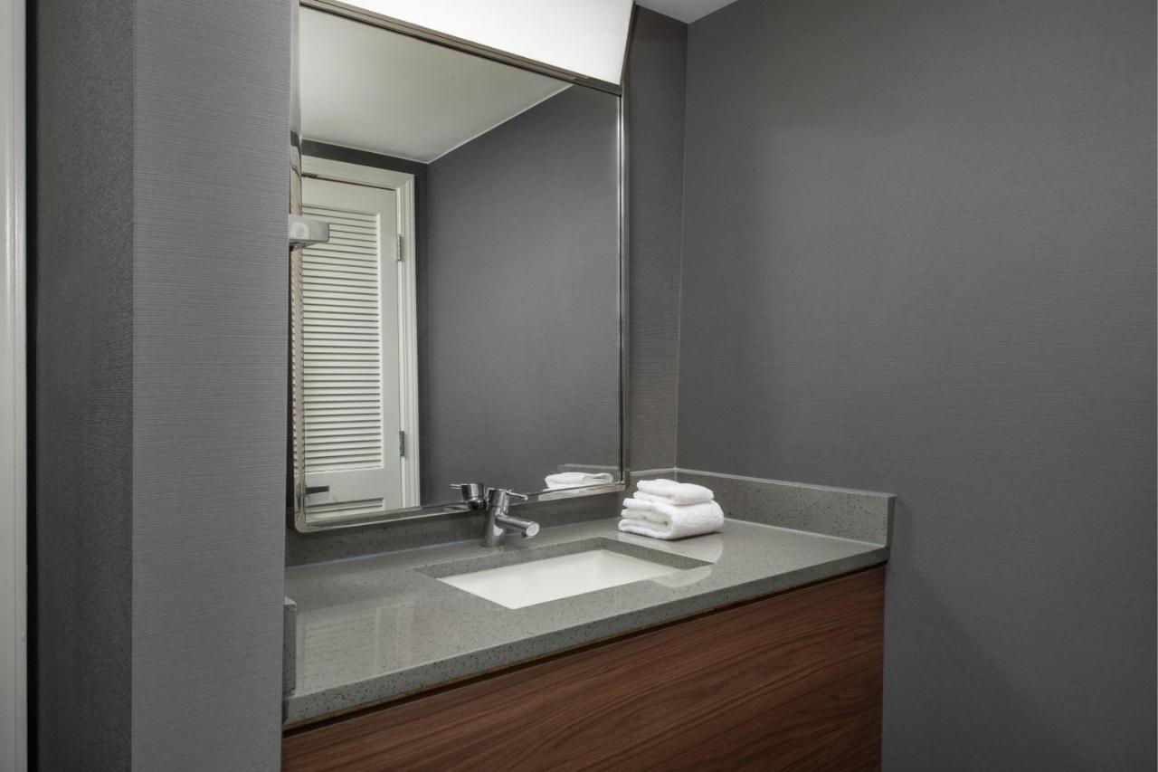 | Courtyard by Marriott Dothan