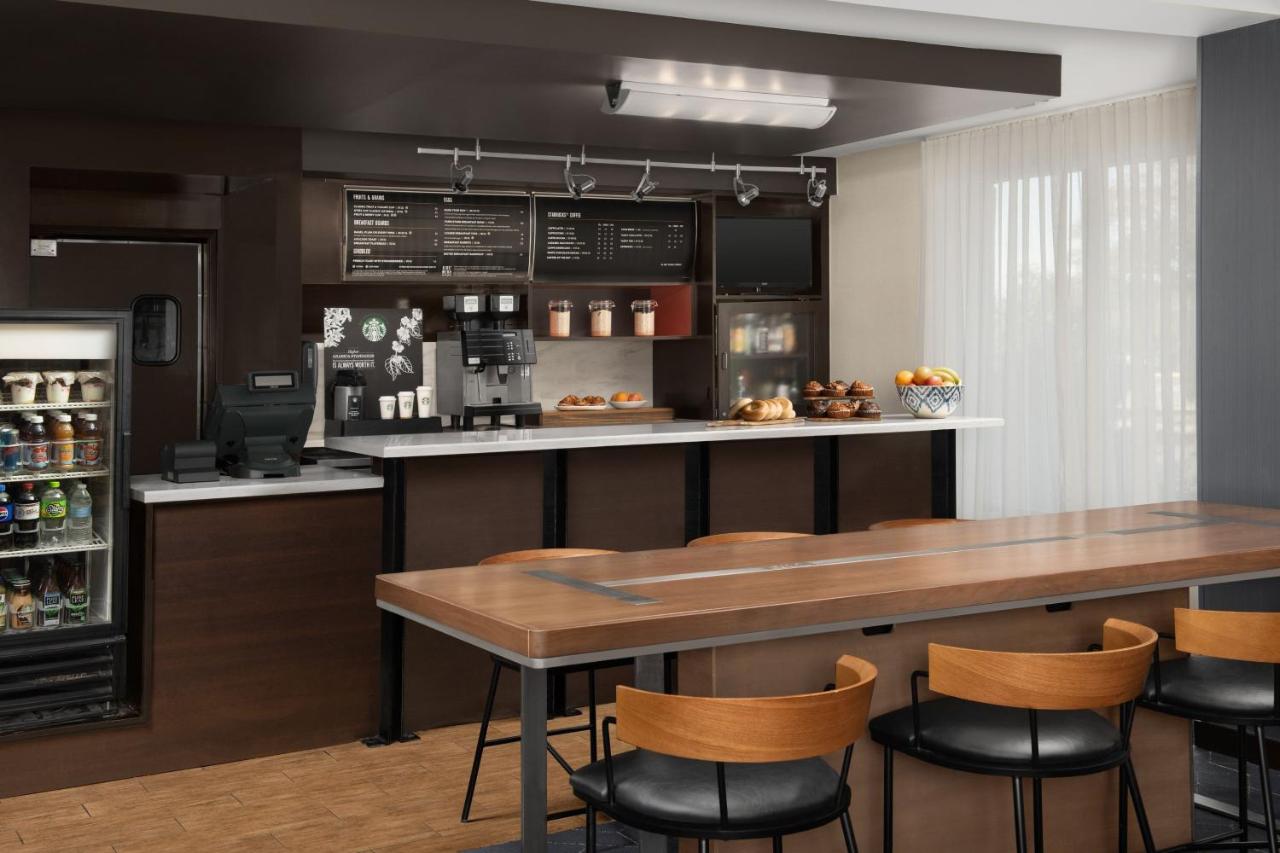 | Courtyard by Marriott Dothan