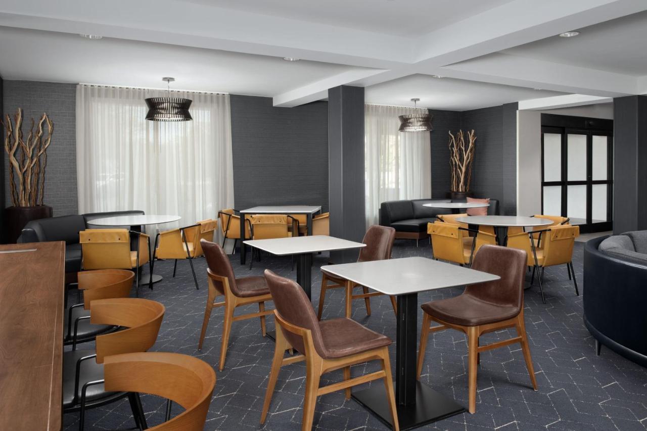 | Courtyard by Marriott Dothan