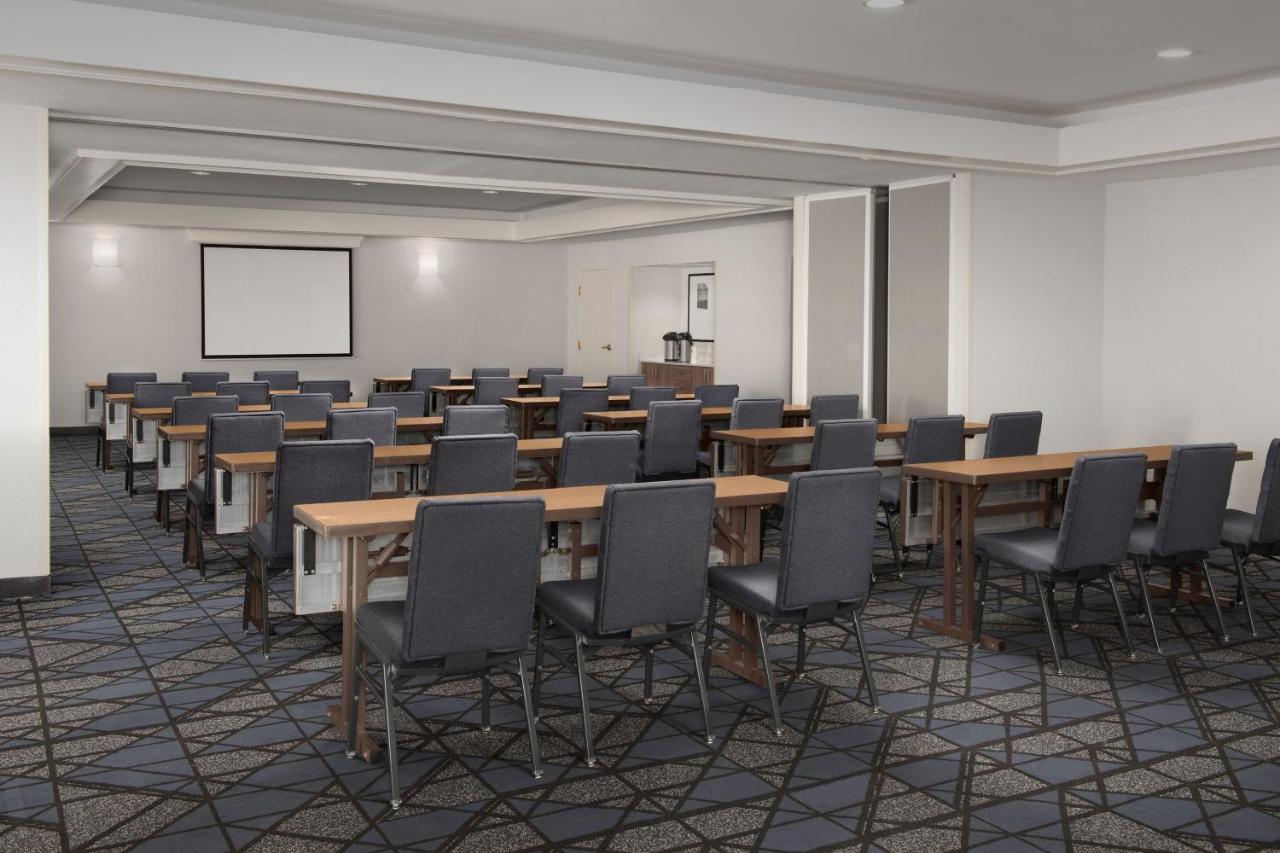 | Courtyard by Marriott Dothan