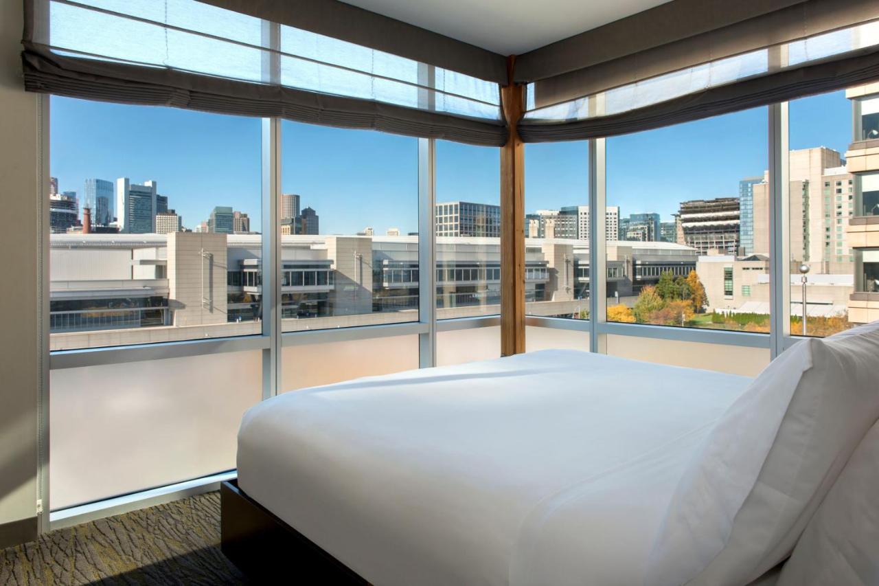 Executive King, Executive Suite, 1 King, Sofa bed at Element by Marriott Boston Seaport District