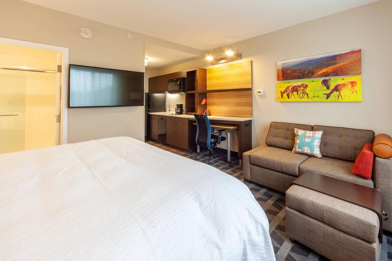 Studio, 1 King, Sofa bed at TownePlace Suites by Marriott Front Royal
