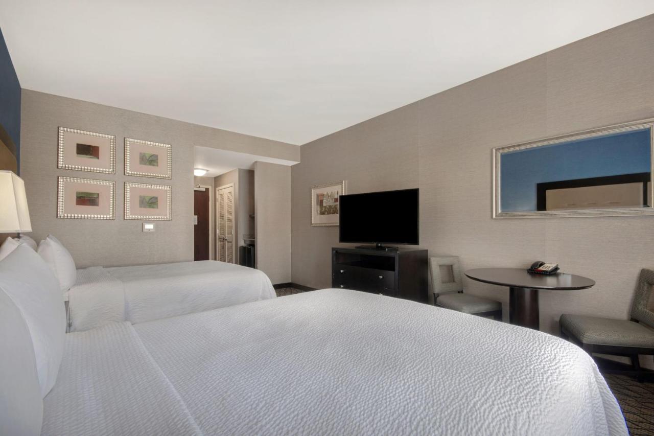  | Holiday Inn Hotel Detroit Metro Airport, an IHG Hotel