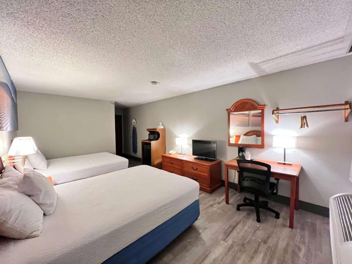 | Days Inn by Wyndham Clearfield