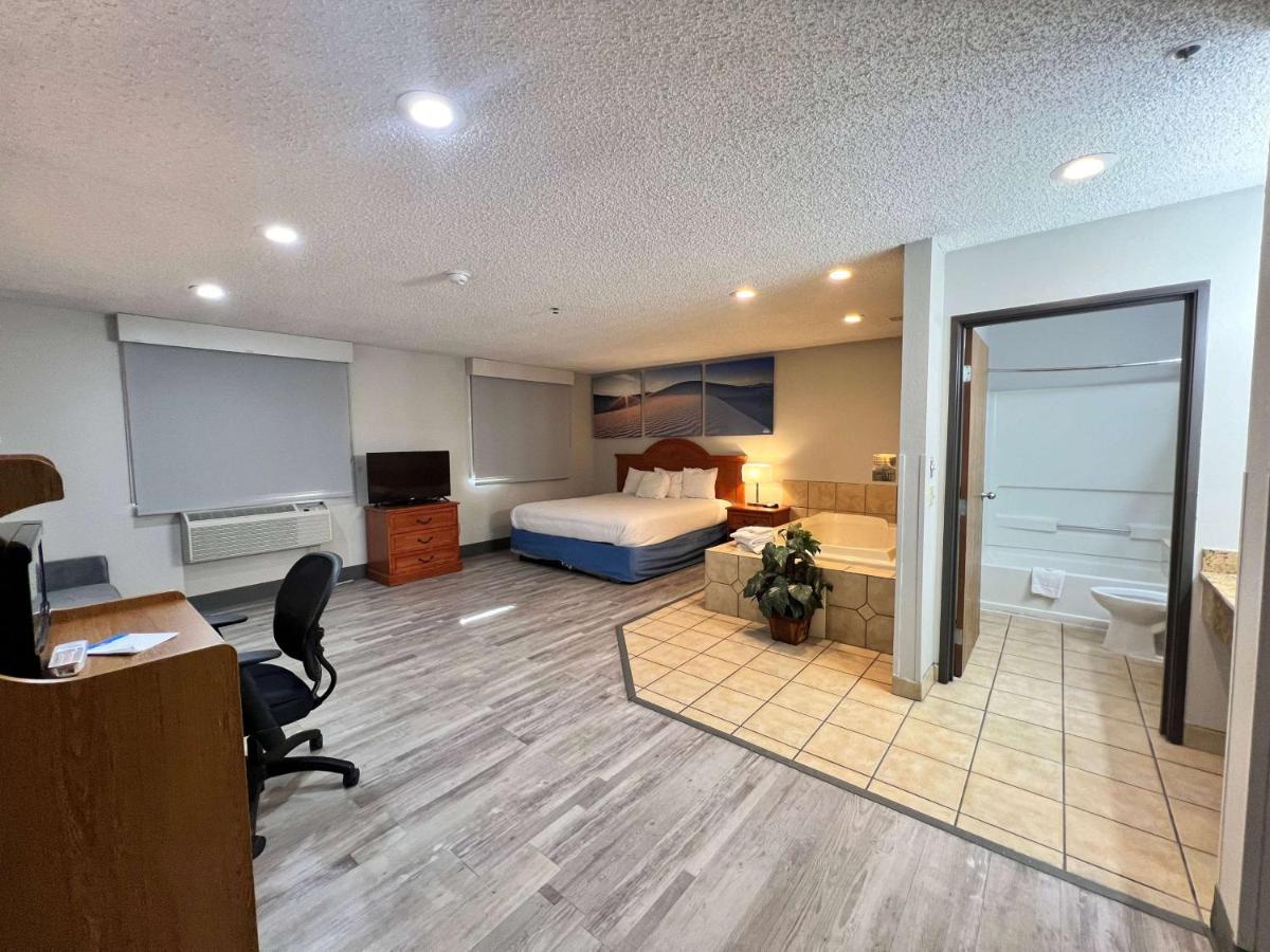 | Days Inn by Wyndham Clearfield