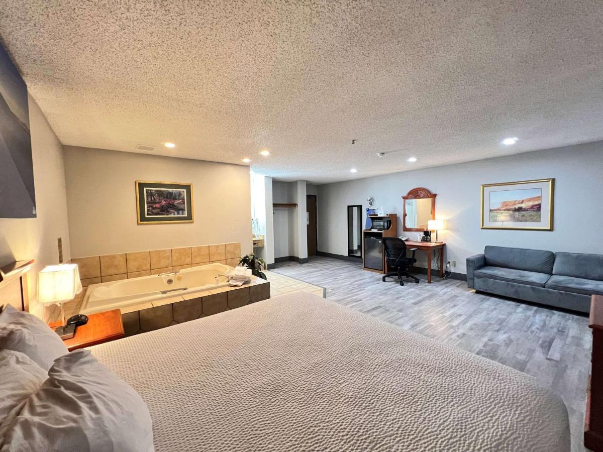 | Days Inn by Wyndham Clearfield