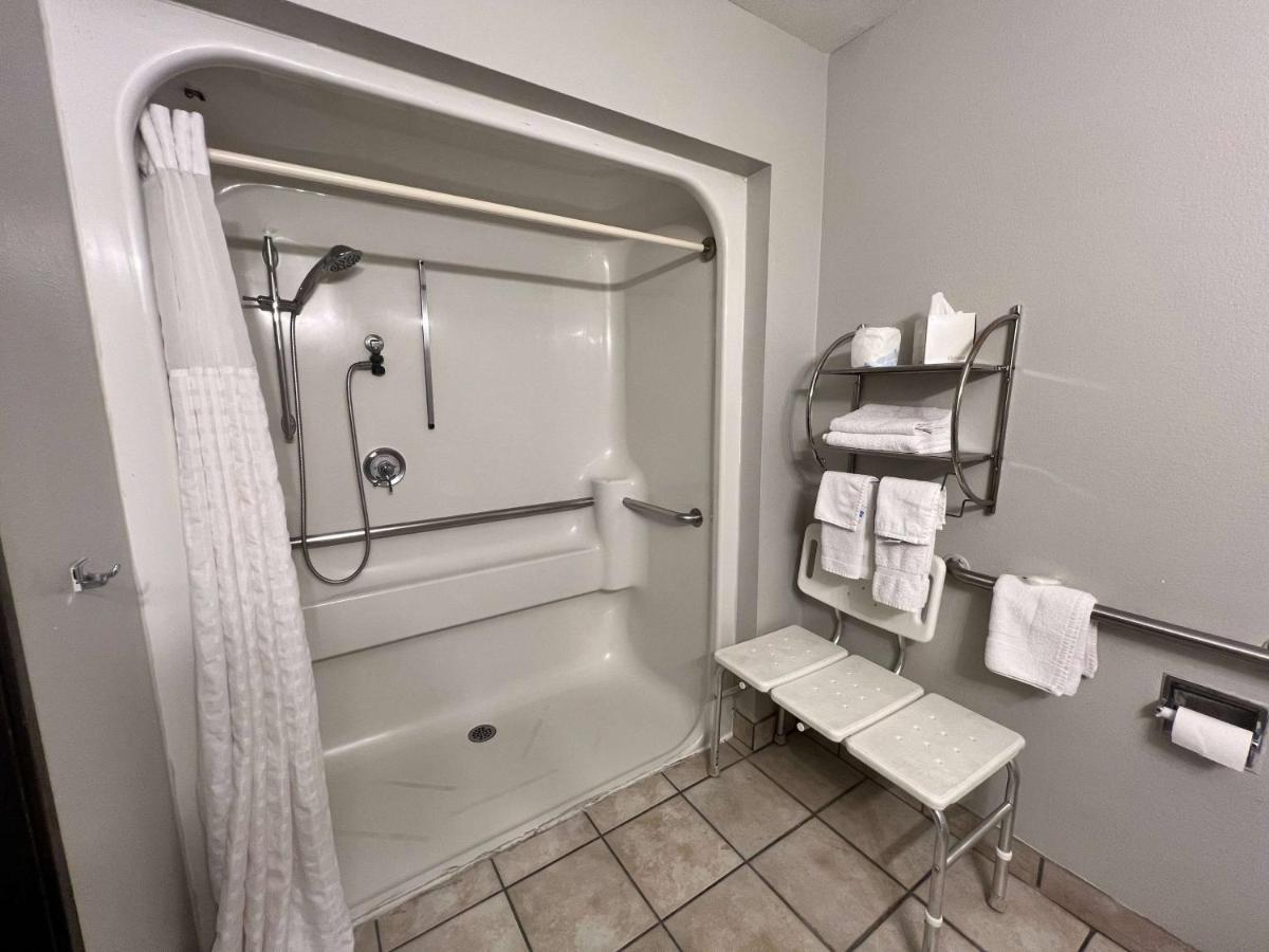 | Days Inn by Wyndham Clearfield